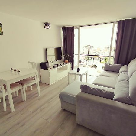 Brisamar Apartamento Con Aire Acondicionado 토레몰리노스 외부 사진