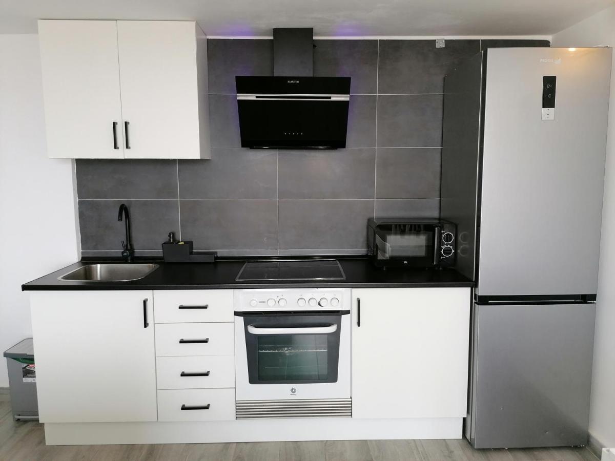 Brisamar Apartamento Con Aire Acondicionado 토레몰리노스 외부 사진