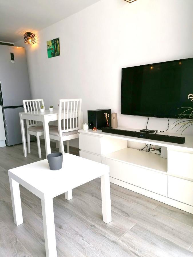 Brisamar Apartamento Con Aire Acondicionado 토레몰리노스 외부 사진